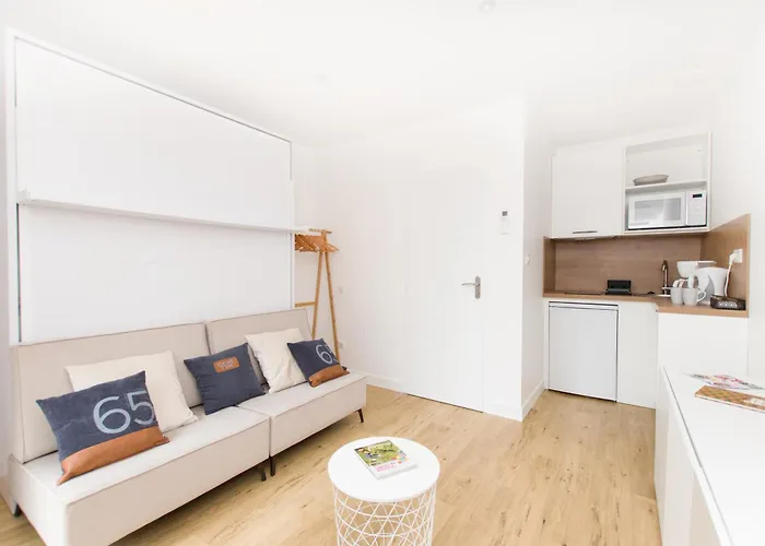 L Escapade Nature Et Gourmande Gites, D'hotes, Piscine, Toulouse Colomiers Gers *